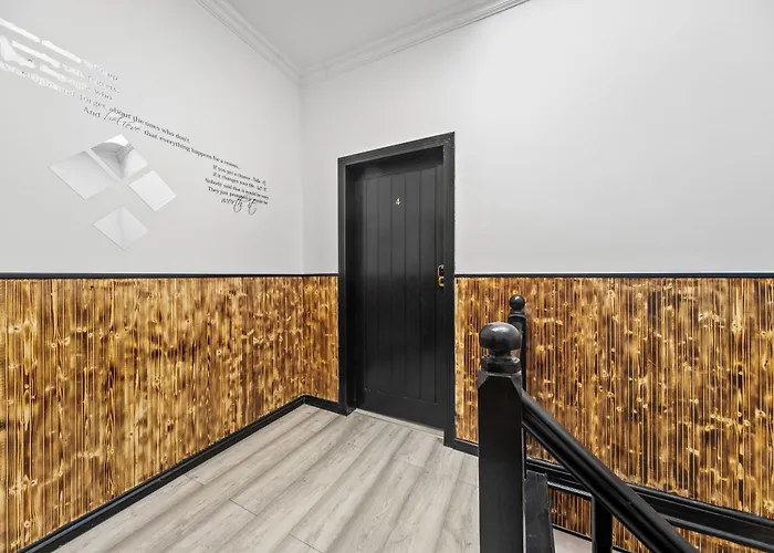 Downtown 4 - Town Centre *