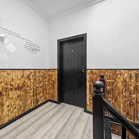 Downtown 4 - Town Centre *